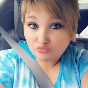 Meet your Posher, Abbie